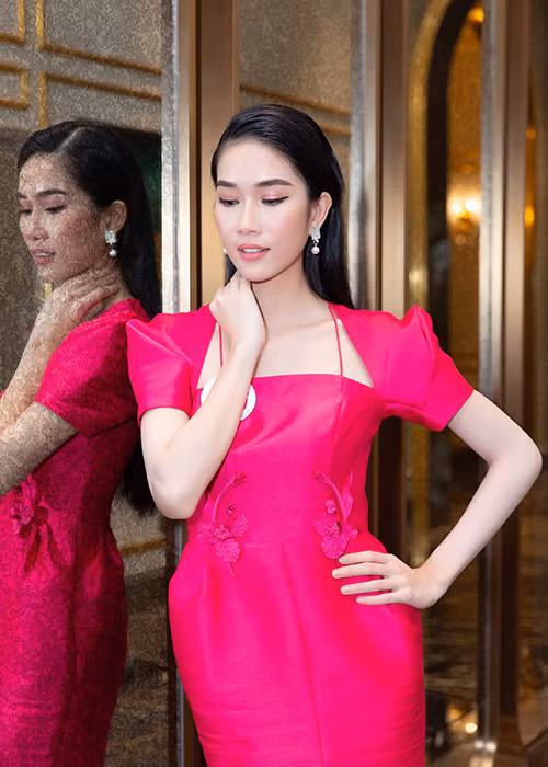 Xuất hiện ở nơi lưu trú, mỗi thí sinh lựa chọn cho mình một phong cách.