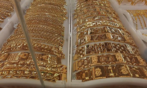 Gia vang hom nay 28/10: Giam chan tai cho, mua ban am dam