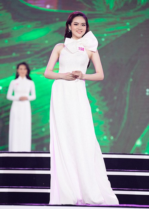 Cuối cùng, top 35 sẽ bước vào đêm chung kết để cạnh tranh vương miện.