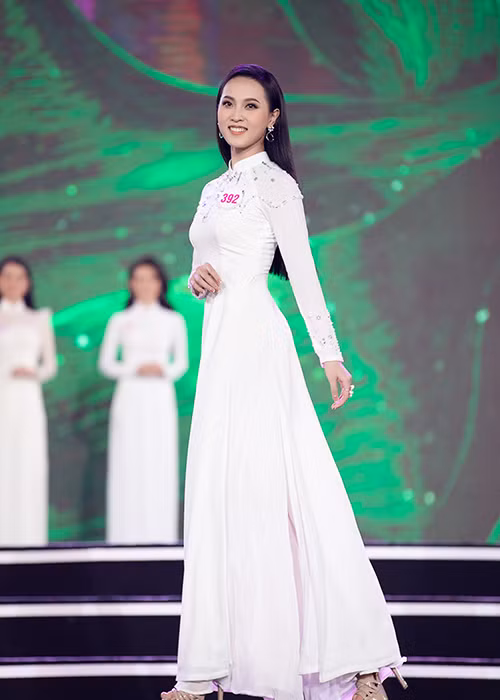 Hoa hậu Tiểu Vy sẽ trao vương miện cho người kế nhiệm trong đêm thi cuối cùng.