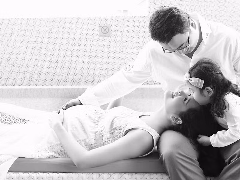 Tháng 3/2013, Hương Giang hạ sinh cô con gái đầu lòng. Bé có tên thân mật là Panda. 3 năm sau, cô sinh con gái thứ hai.