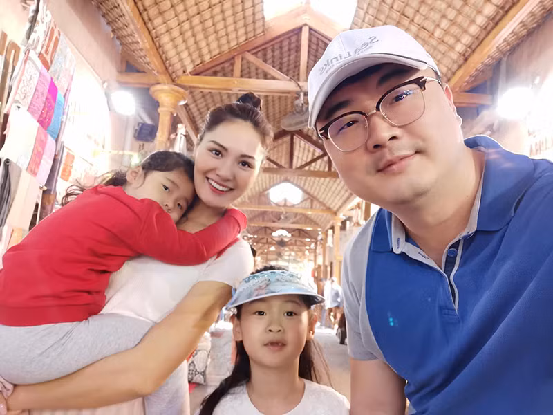 Mới đây, kỷ niệm 10 năm ngày cưới, Hương Giang tâm sự, vợ chồng cô đã có vô vàn những kỷ niệm hạnh phúc.