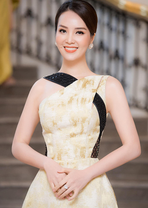 Mới đây, Á hậu Thụy Vân lên tiếng về tin đồn dừng đảm nhận vị trí dẫn chương trình ở VTV. "Tôi vẫn làm ở VTV, vẫn tham gia tổ chức sản xuất bình thường. Cuộc sống của tôi vẫn ổn”, cô nói.