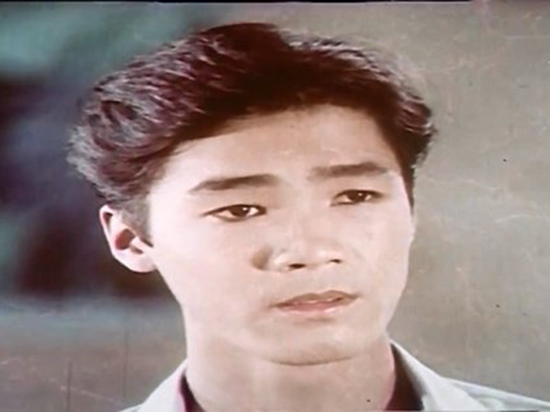 Lý Hùng cho biết, cha của anh luôn nhắc nhở con muốn làm nghề nào thì phải học đến nơi đến chốn. Vì vậy, anh thi vào lớp Diễn viên Điện ảnh khóa 1 của trường Điện ảnh TP.HCM. Ảnh: Vietnamnet