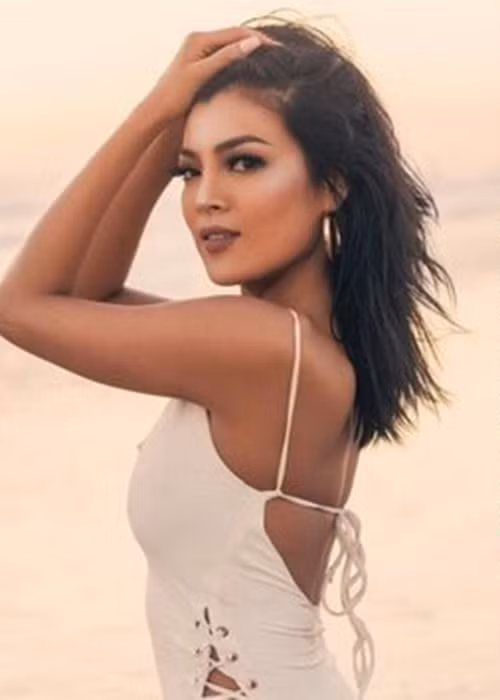 Phùng Trương Trân Đài sinh năm 1992, đang sinh sống và học tập tại Mỹ. Cô cao 1m71, có số đo ba vòng 90-62-91. Trân Đài làm người mẫu tự do chụp hình cho báo, mẫu quảng cáo cho các nhãn hiệu thời trang.