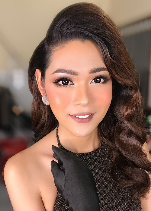 Lê Đoàn Hoàng Linh sinh năm 1994, cao 1m72, có số đo 3 vòng 88 - 63 - 92. Người đẹp An Giang từng đăng quang Miss Pride 2017.