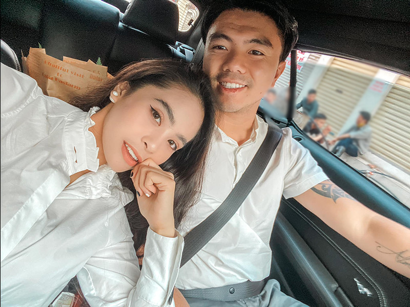 Nữ ca sĩ tâm sự ông xã luôn nỗ lực, vun vén, nhường nhịn và dành những điều tuyệt vời nhất cho vợ con.