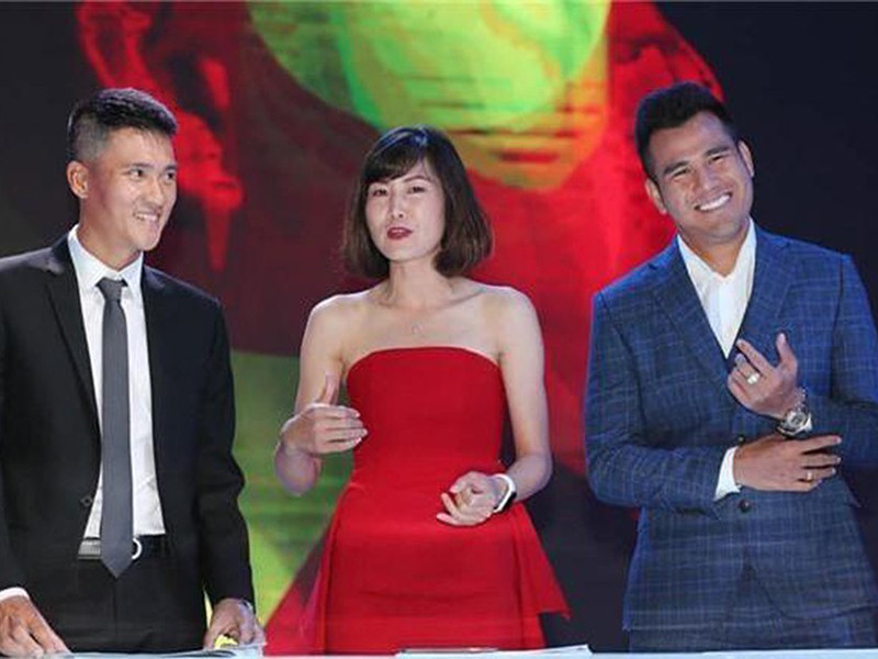 1 năm sau khi ly hôn, Phan Thanh Bình giải nghệ để chuyển sang làm huấn luyện viên, bình luận viên bóng đá.