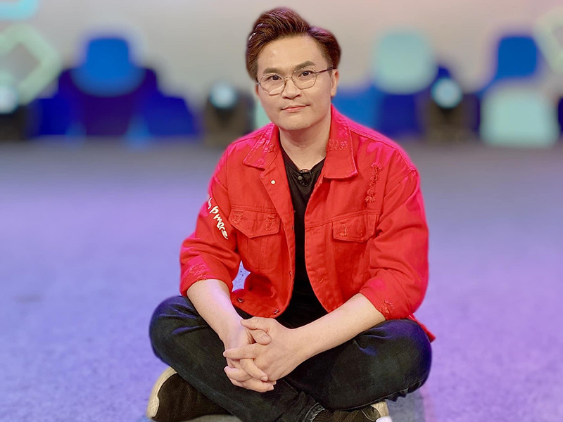 MC Đại Nghĩa tự bỏ tiền túi 10 triệu để huy động quyên góp cho người dân miền Trung.