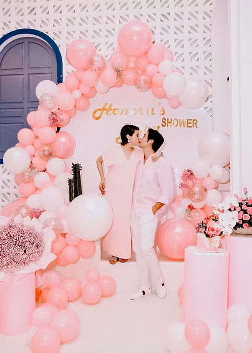 Ông xã của Pha Lê là người gốc Hàn, sinh ra và lớn lên ở Mỹ. Anh đang làm giám đốc một công ty tại Việt Nam.