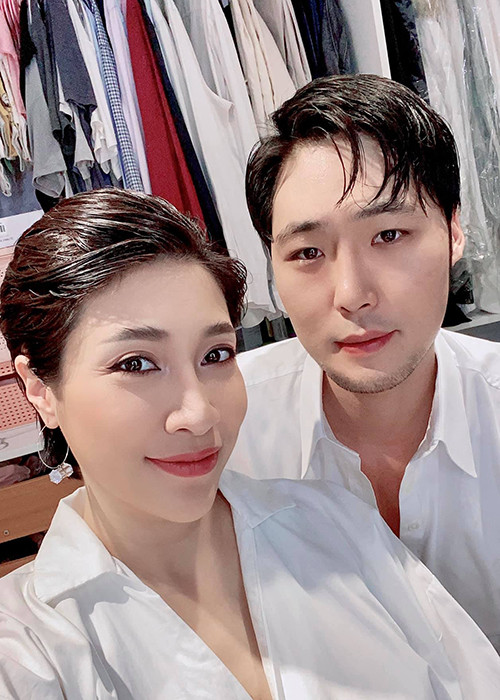 Pha Lê và Emmanuel Shin hẹn hò từ năm 2019. Đến tháng 7/2020, cặp đôi đăng ký kết hôn nhưng chưa tổ chức đám cưới.