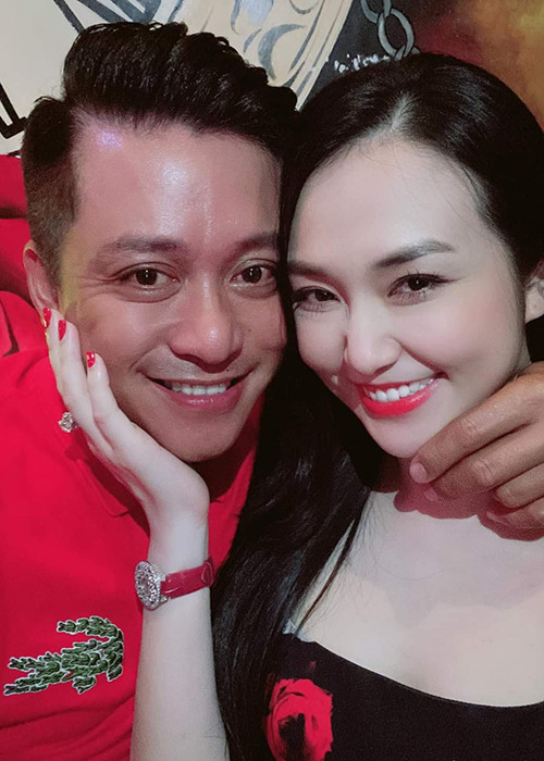 Hậu bị antifan "cà khịa", giọng ca "Nắm lấy tay anh" tâm sự rằng việc thuận vợ thuận chồng quan trọng hơn mọi thứ khác.