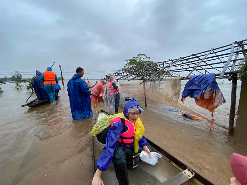 Me ruot Ho Ngoc Ha loi nuoc trao qua o mien Trung