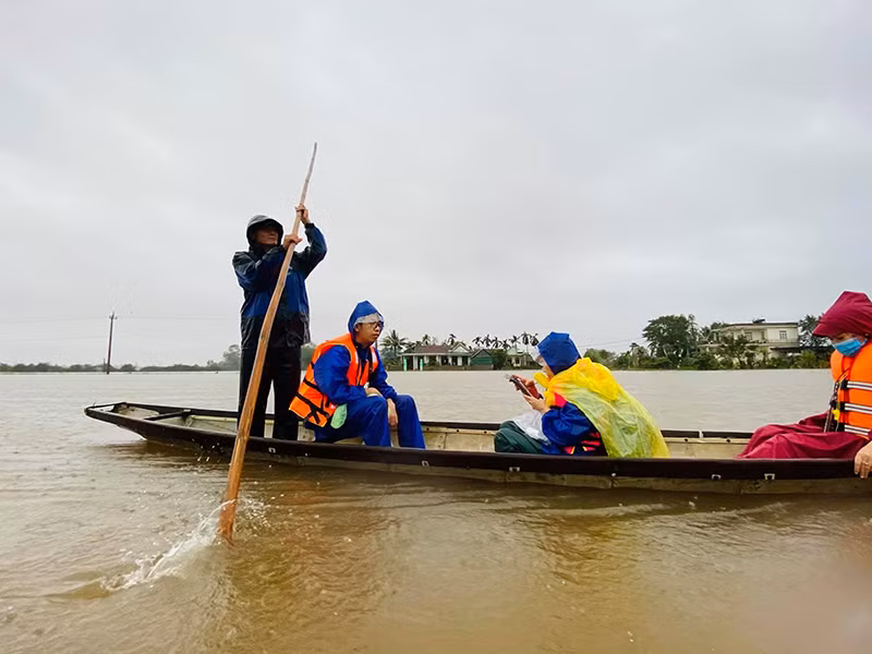 Trước hành trình này, bà Ngọc Hương đã không ít lần đi từ thiện.