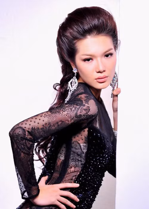 Đi thi Hoa hậu Sắc đẹp Thế giới 2010 khi chưa được cấp phép, Thanh Trúc - giải Vàng Ngôi sao Người mẫu 2010 vướng nghi vấn thi chui. Tuy vậy, cô may mắn chỉ bị nhắc nhở, cảnh cáo.