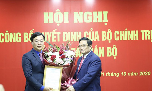 Bo Chinh tri dieu dong Bi thu Tinh uy ve Trung uong-Hinh-2