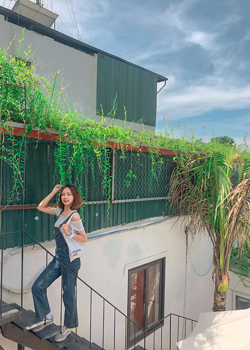 Chia sẻ trên Vietnamnet, Mỹ Ngân cho biết, từ nhỏ, cô đã cao hơn bạn bè, đặc biệt vào năm lớp 9. Ảnh: FBNV