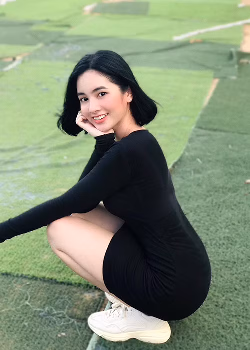 Cẩm Đan sở hữu gương mặt có nét đẹp hao hao diễn viên Việt Trinh, diễn viên Thái Lan Mai Davika, nữ ca sĩ Hàn Quốc Lisa (nhóm Black Pink).