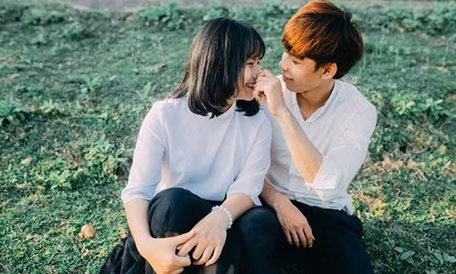 Khi yeu nhau, cap doi co 5 thoi quen nay hon nhan moi lau ben