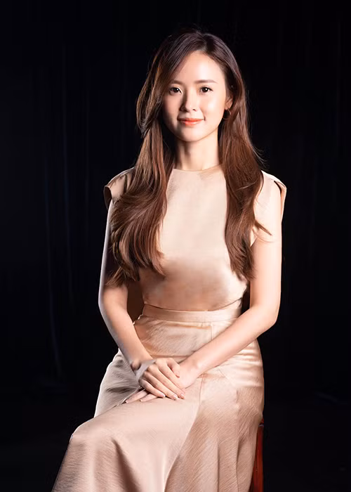 Theo lời của Midu, bố mẹ của cô từng cho rằng nghề diễn viên là “xướng ca vô loài” nên cấm cản vào showbiz.