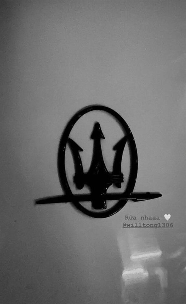 Tống Đông Khuê chưa lên tiếng nhưng bạn gái của CEO đã đăng story logo của hãng xe Maserati kèm caption "Rửa nha". Không nói thì ai cũng biết thiếu gia lại bổ sung thêm một chiếc xe mới vào BST siêu xe của mình rồi nhỉ?