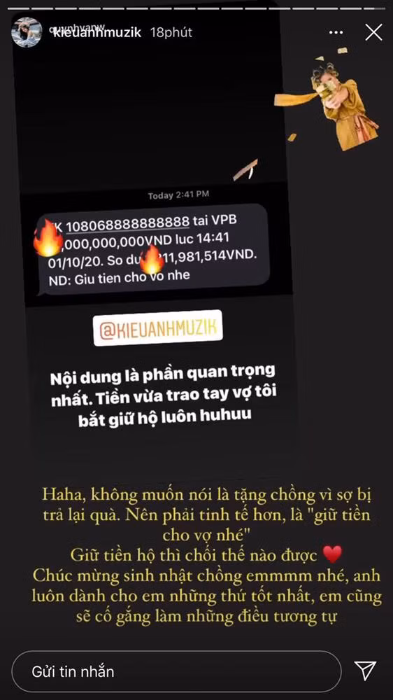 Cụ thể, Văn Quỳnh tặng vợ một loạt túi Chanel to nhỏ đủ cả còn ca nương Kiều Anh lại chuyển khoản cho chồng hàng tỷ đồng. Những bức hình toát ra mùi tiền là đây chứ đâu nữa.