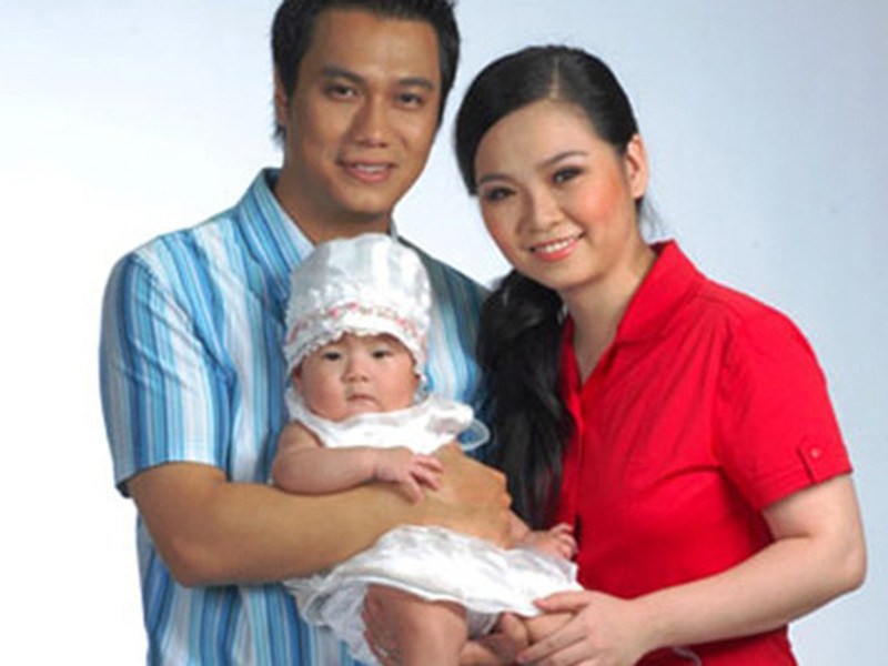 Tuy khẳng định không ghen khi Việt Anh tình tứ bên bạn diễn nhưng sau đó Thùy Linh ly hôn. Con gái của Việt Anh sống cùng Thùy Linh. Ảnh: Thế giới văn hóa