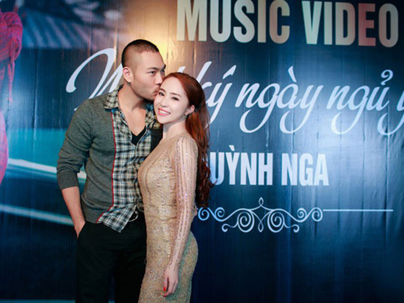 Cuối năm 2018, Quỳnh Nga gần như không chia sẻ hình ảnh bên chồng. Đến năm 2019, nữ ca sĩ mới thừa nhận ly hôn.