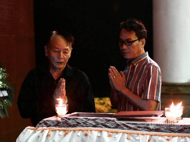 Bố của ca sĩ Tuấn Phương từng có nguyện vọng con trai sống đến ngày sinh nhật của nam ca sĩ (ngày 14/10). Tuy nhiên, mong muốn không thành. Ảnh: Vietnamnet