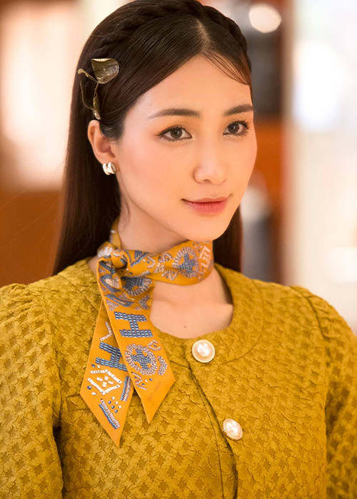 Mới đây, Hòa Minzy cho biết đã đóng góp 100 triệu đồng ủng hộ đồng bào miền Trung đang bị lũ lụt thông qua quỹ của gia đình ca sĩ Lý Hải - Minh Hà.