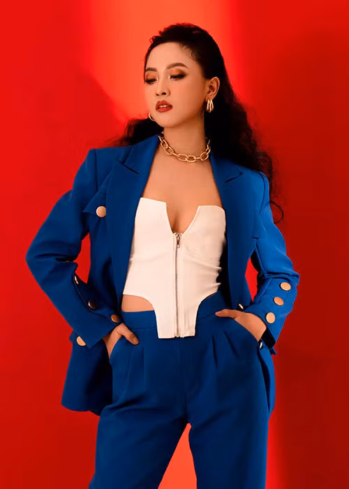 Diệu Ngân ngày càng gợi cảm sau khi tham gia các cuộc thi nhan sắc.