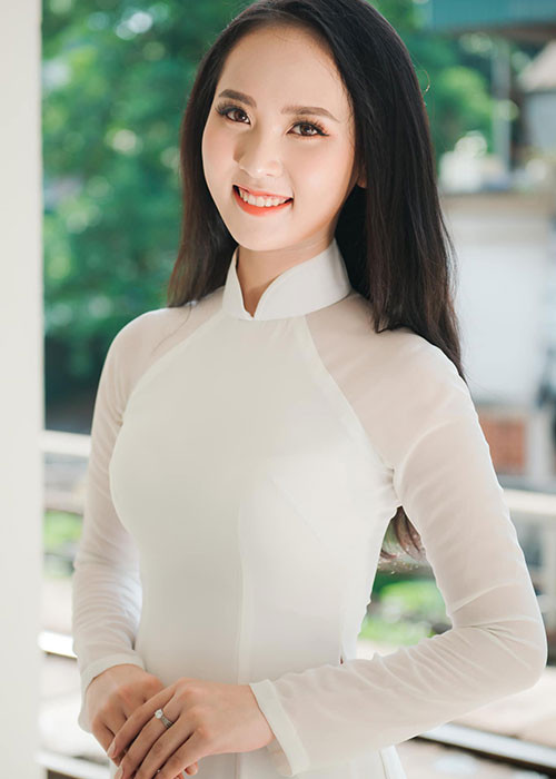 "Có lẽ ngôi vị cao nhất không chỉ dành cho một cô gái xinh đẹp mà còn phải có thêm nhiều yếu tố khác", 10X chia sẻ trên báo Tổ quốc.