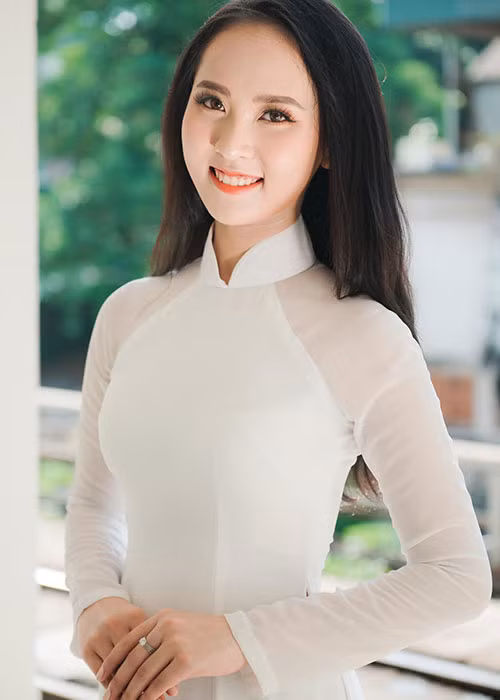 "Có lẽ ngôi vị cao nhất không chỉ dành cho một cô gái xinh đẹp mà còn phải có thêm nhiều yếu tố khác", 10X chia sẻ trên báo Tổ quốc.