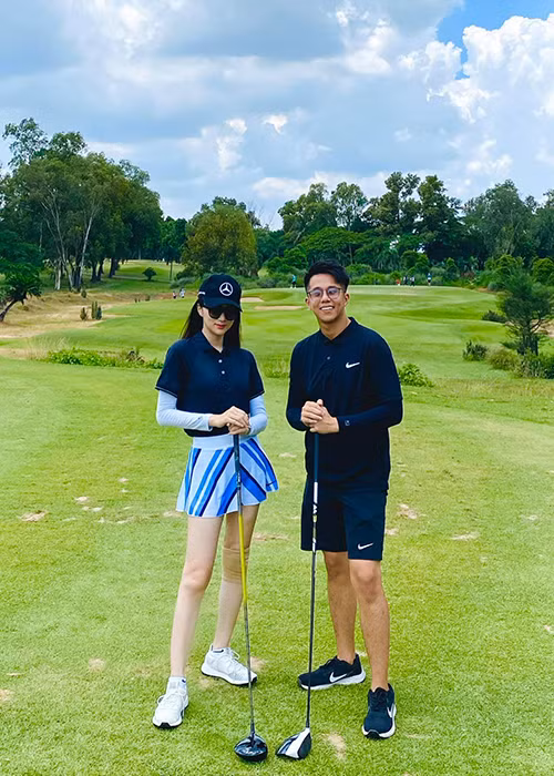 Fan chờ đợi Hương Giang được bạn trai đưa về ra mắt gia đình.