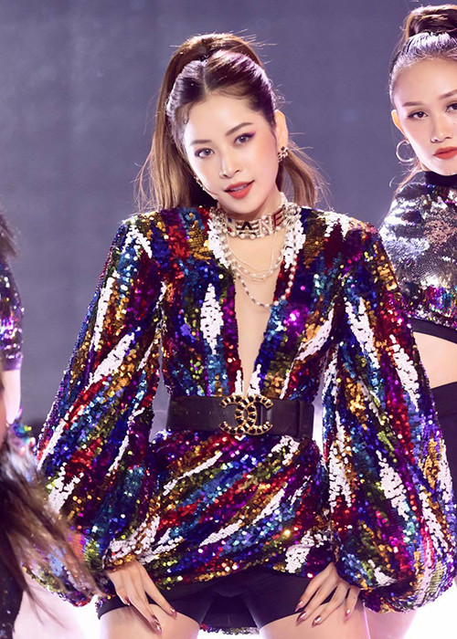 Nữ ca sĩ chăm chỉ tập luyện để giữ vóc dáng nuột nà mà bao cô gái mơ ước.