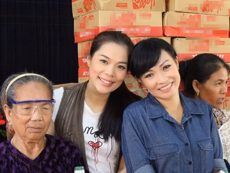 Sáng 14/10, ca sĩ Mỹ Lệ cùng gia đình góp 500 triệu, đồng thời kêu gọi sự giúp đỡ từ các mạnh thường quân. Những ngày tới, cô sẽ sắp xếp công việc để đi cùng đoàn tình nguyện.