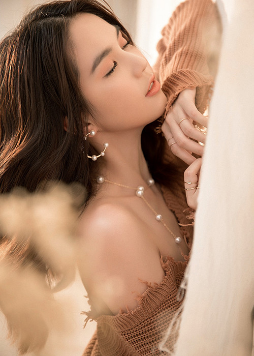 Ở tuổi 31, "nữ hoàng nội y" sở hữu vóc dáng vô cùng nuột nà, gương mặt trẻ trung.