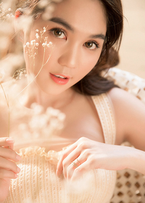 Chân dài gốc Trà Vinh có nhiều ưu điểm khác khiến cô trở thành khao khát của đấng mày râu.