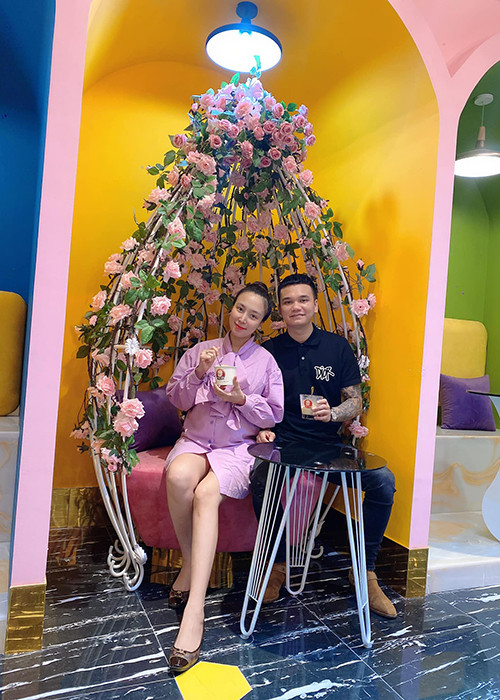 Khắc Việt và Thanh Thảo đón hai con gia nhập tổ ấm sau 2 năm về chung một nhà.