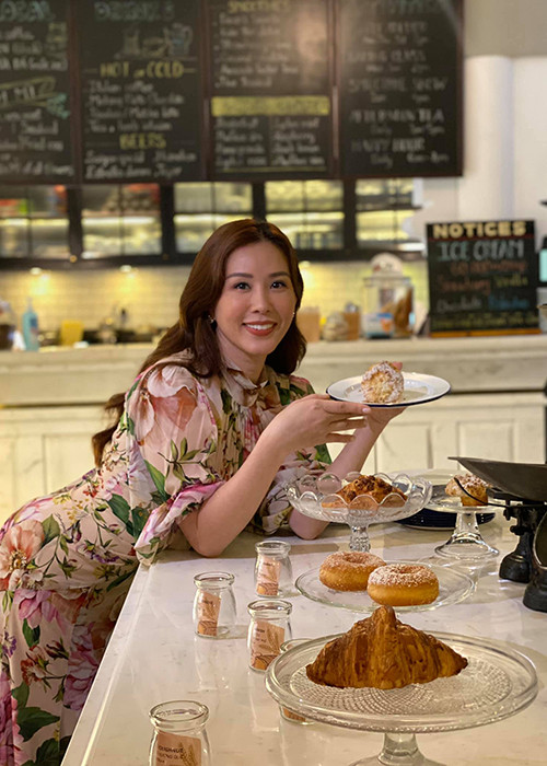 Khi về Việt Nam, Thu Hoài từng mất hết vốn. Cô phải bán đi chiếc xe honda đồng thời vay mượn thêm để kinh doanh lại từ đầu.