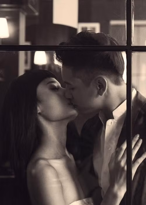 Khi bắt đầu gắn bó, Lê Thúy và Đỗ An vốn bị nhiều người dị nghị. Có những khán giả chê Lê Thúy gầy trơ xương, cho rằng Đỗ An điển trai như vậy cưới Lê Thúy chỉ để che giấu giới tính.