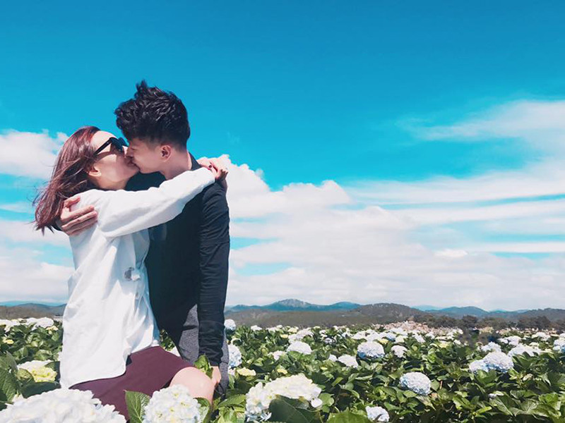 Đỗ An còn cho hay, vợ chồng anh duy trì lửa hôn nhân còn bằng việc bàn về tài chính, đi lựa xe, coi xe với nhau.