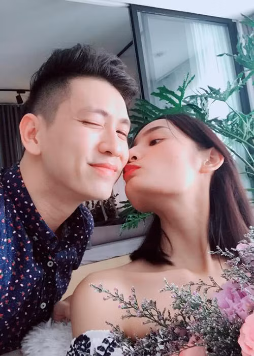 Ông xã của Lê Thúy ngày càng phong độ.