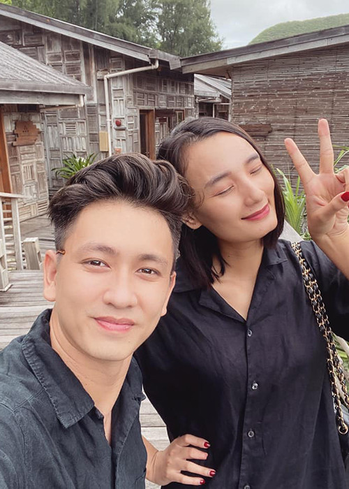 Lê Thúy từng chia sẻ về chồng: "Anh luôn nhường nhịn và để mình thắng trong tất cả các cuộc cãi vã dù mình đúng hay sai, anh vẫn luôn ôm vợ và xin lỗi".