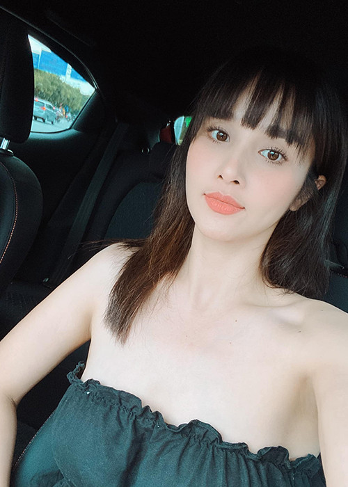 Không chỉ nâng ngực size lớn, Thảo Trang còn sửa mũi, tiêm cằm.