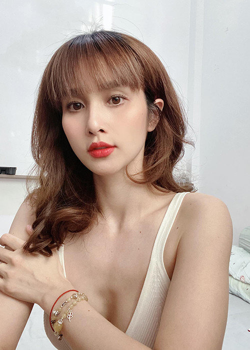 Gương mặt của nữ diễn viên chuẩn Vline sau 5 năm can thiệp dao kéo.