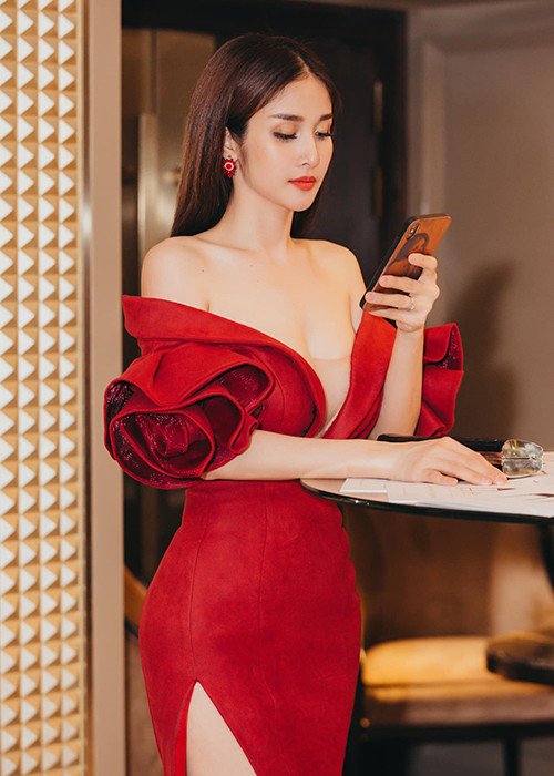 Tự ti vì bị chê ngoại hình, Thảo Trang nâng ngực vào thời điểm cuộc hôn nhân đầu tiên tan vỡ.