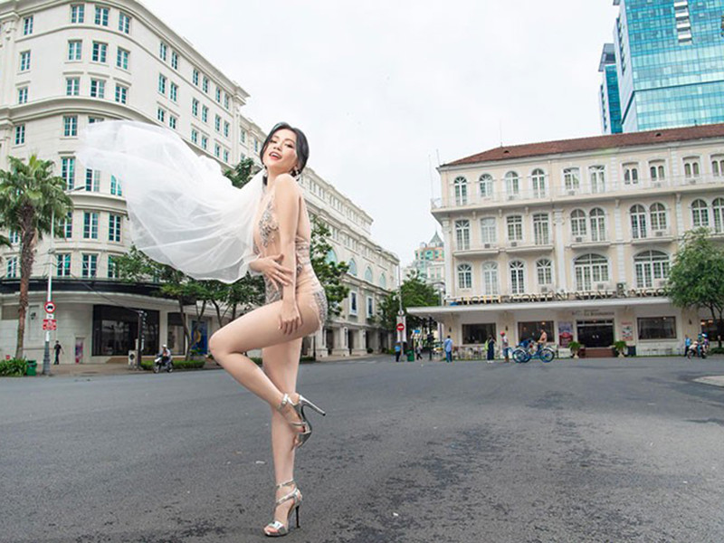 Giữa ồn ào, Sĩ Thanh lên tiếng xin lỗi đến khán giả vì không cân nhắc kỹ địa điểm chụp ảnh.