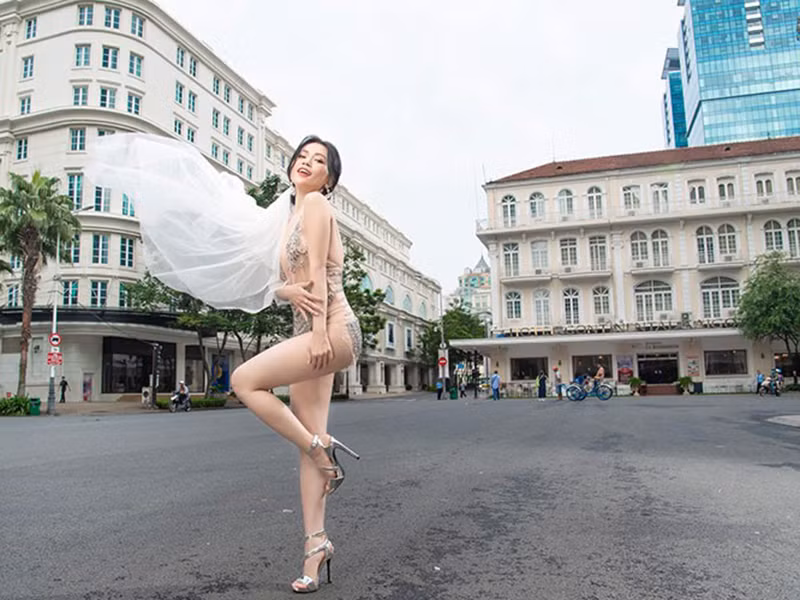 Giữa ồn ào, Sĩ Thanh lên tiếng xin lỗi đến khán giả vì không cân nhắc kỹ địa điểm chụp ảnh.