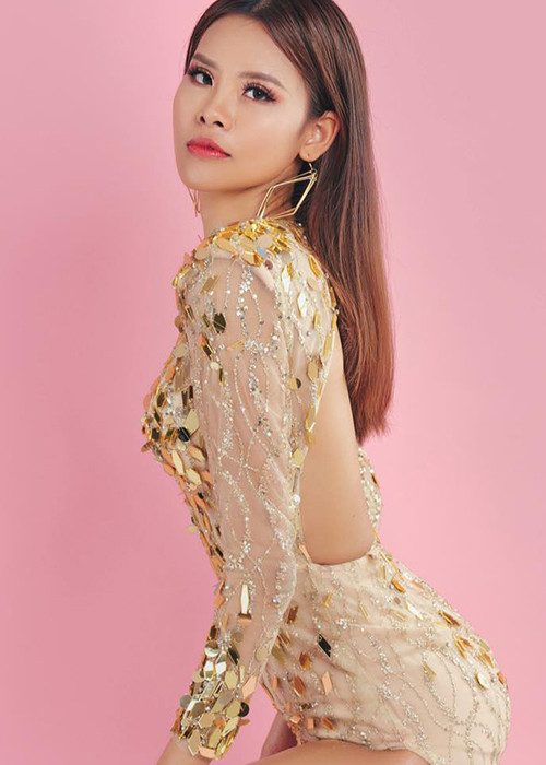 Thái Thị Hoa sinh năm 1994, đến từ Gia Lai. Cô cao 1m75, có số đo 84-62-95 cm.